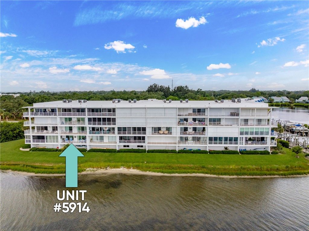 Photo of 5914 S River Run Drive #5914, Sebastian, FL 32958 (MLS # 289342)