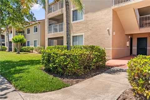 1610 N 42nd Circle 207, Vero Beach, FL 32967