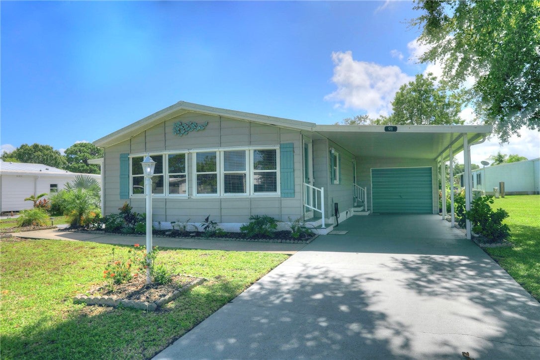 911 Yew Street, Barefoot Bay