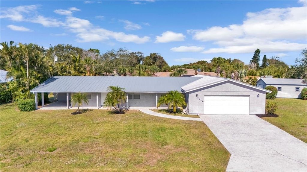 Photo of 7618 133RD Square, Sebastian, FL 32958 (MLS # 290931)