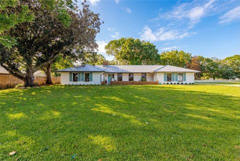 Property photo of 3535 3rd Place Sw, Vero Beach, FL 32968