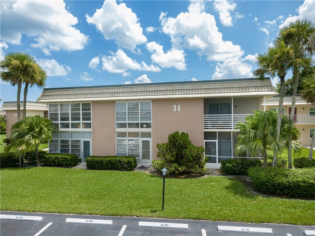 36 Vista Gardens Trail 103