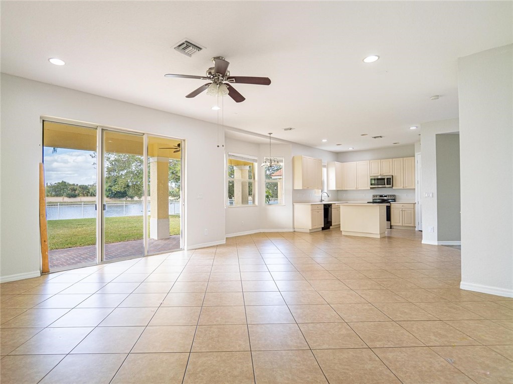 1155 Amethyst Drive SW