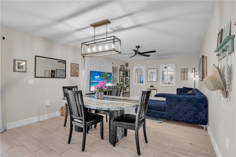 2566 12th Square Sw, Vero Beach, FL 32968