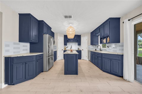 2566 12th Square Sw, Vero Beach, FL 32968