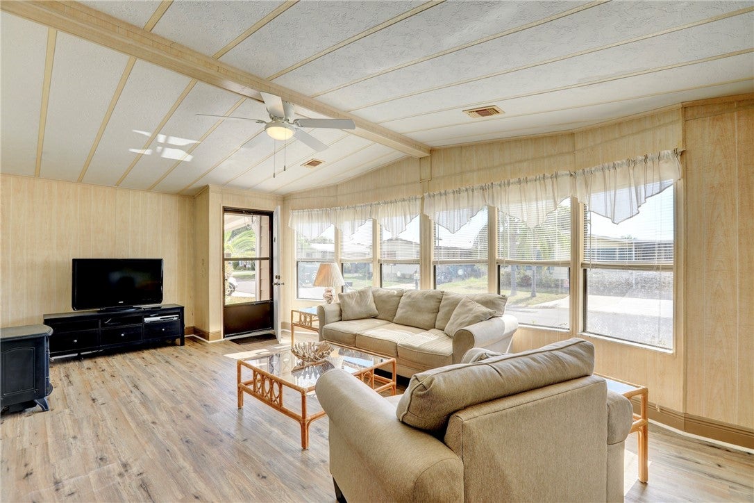705 Hyacinth Circle