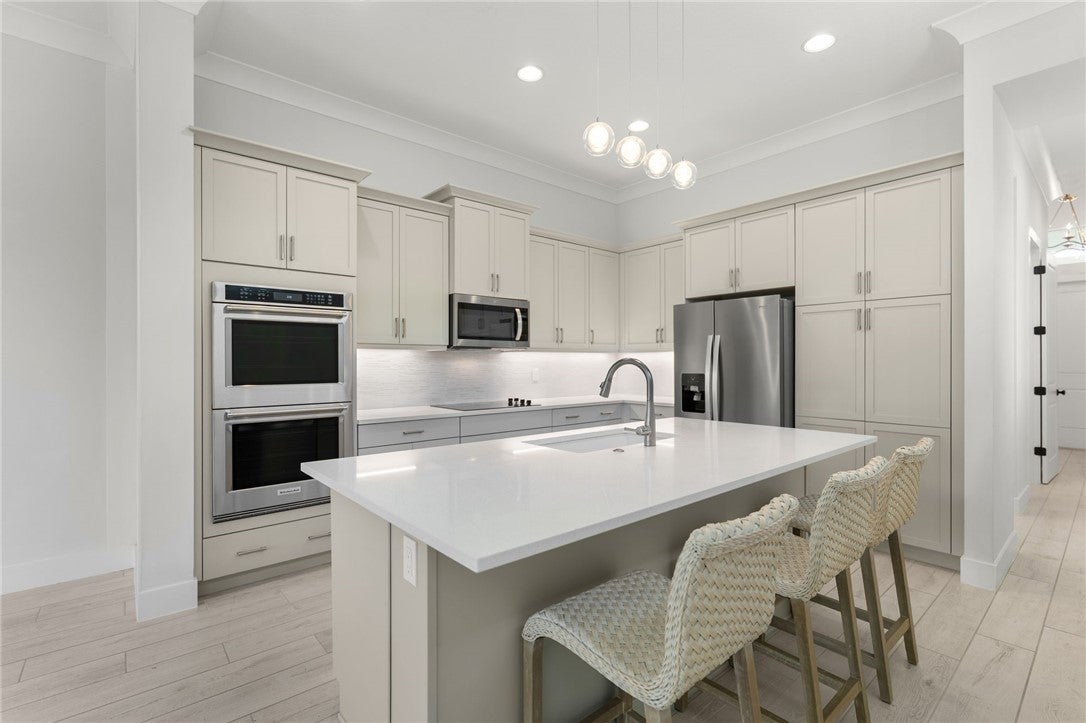 2159 Falls Manor