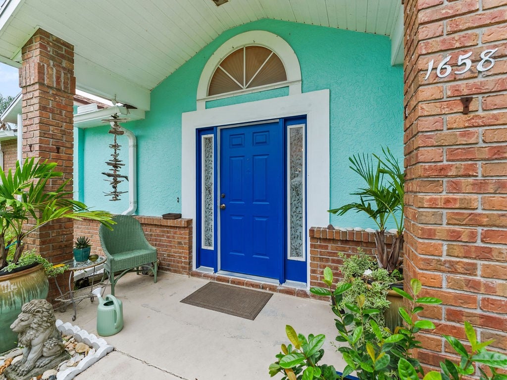 1658 Seahouse Street