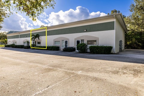 4005 43rd Avenue, Vero Beach, FL 32960