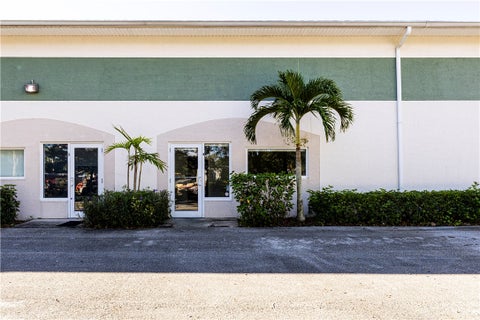 4005 43rd Avenue, Vero Beach, FL 32960