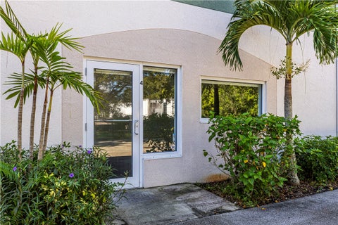 4005 43rd Avenue, Vero Beach, FL 32960