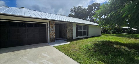 3050 Par Drive, Vero Beach, FL 32960