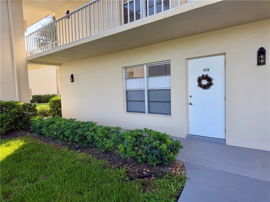 94 Spring Lake Drive 102