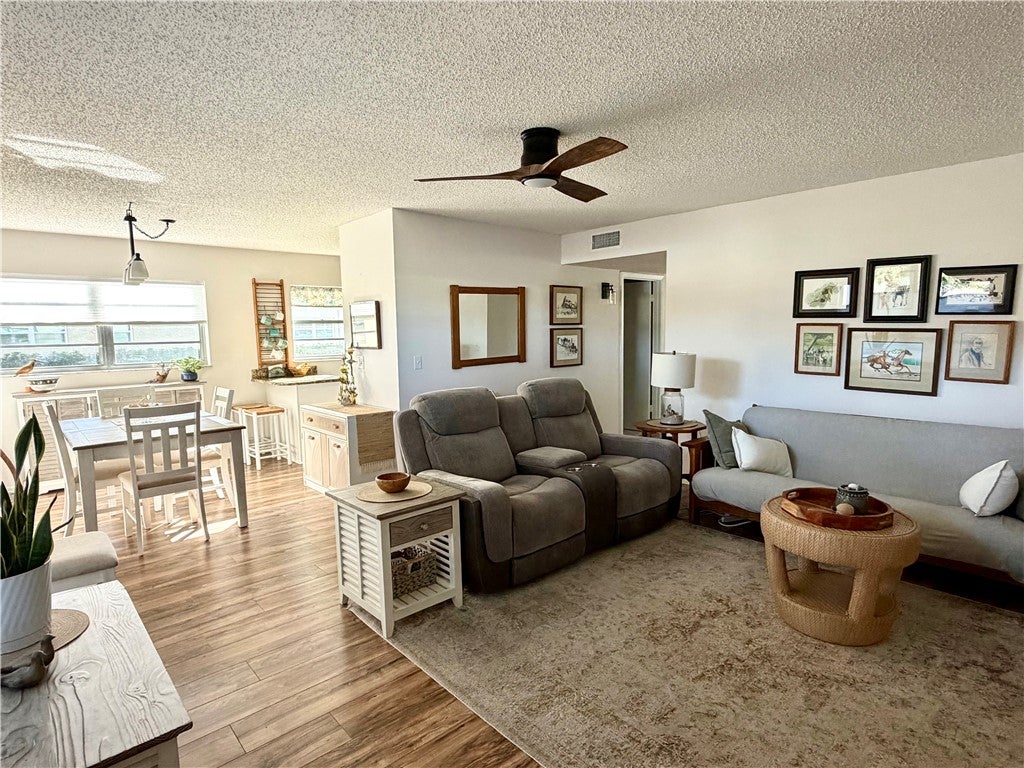94 Spring Lake Drive 102
