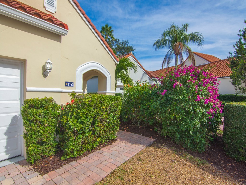 1767 Victoria Circle
