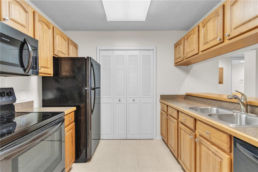 Photo of 33 Plantation Drive #201, Vero Beach, FL 32966 (MLS # 291530)