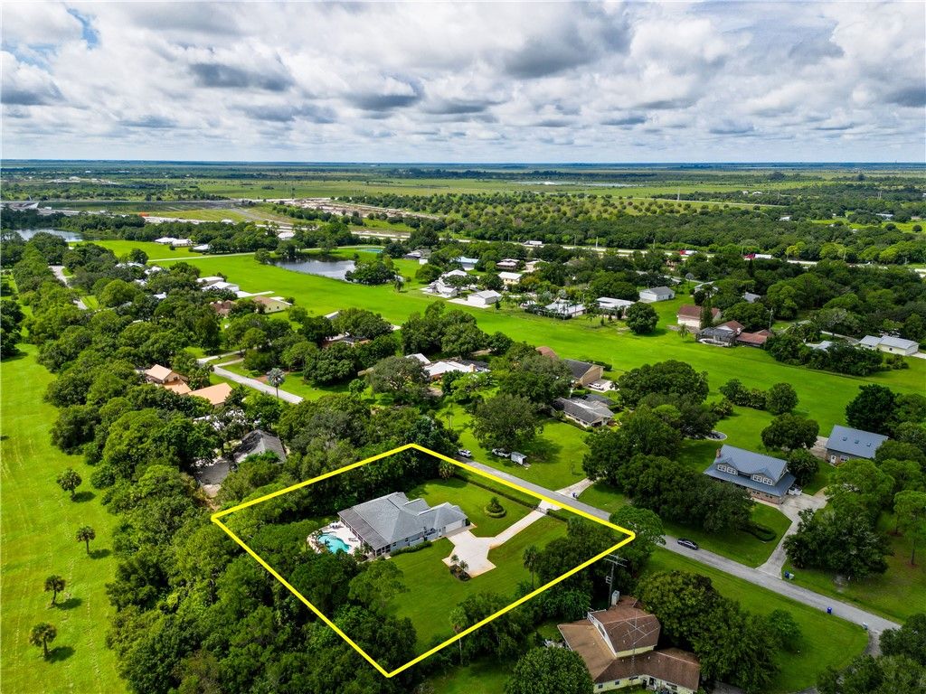 Photo of 280 Nieuport Drive, Vero Beach, FL 32968 (MLS # 291558)