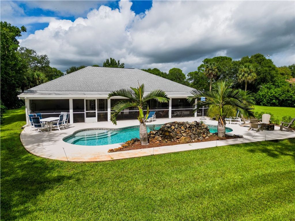 Photo of 280 Nieuport Drive, Vero Beach, FL 32968 (MLS # 291558)
