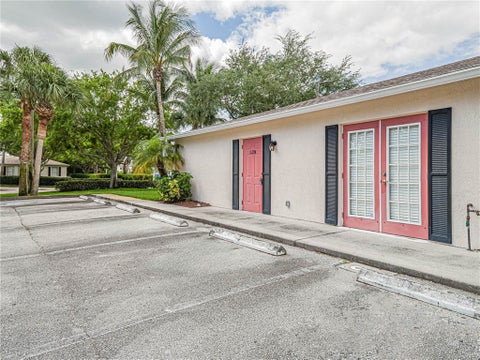 528 13th Place 528, Vero Beach, FL 32960