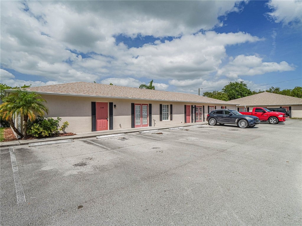 528 13th Place 528, Vero Beach