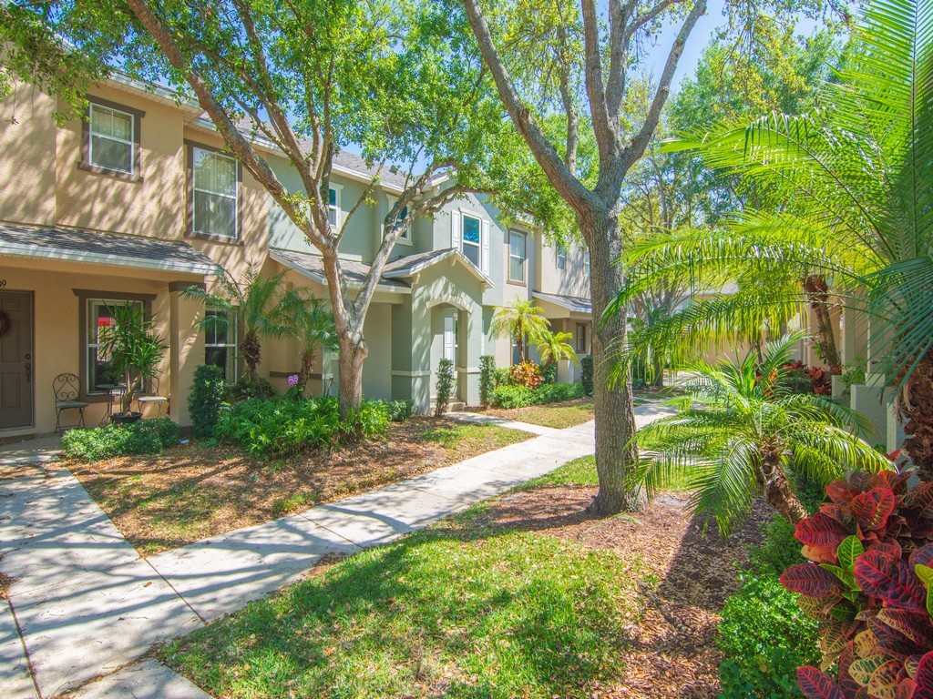 1805 Pointe West Way