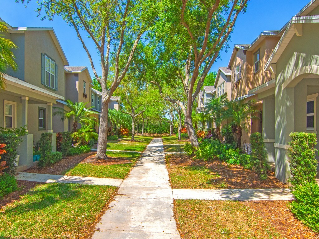 1805 Pointe West Way
