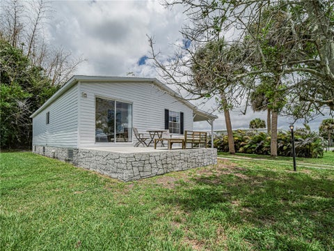 818 Thrush Circle, Sebastian, FL 32976