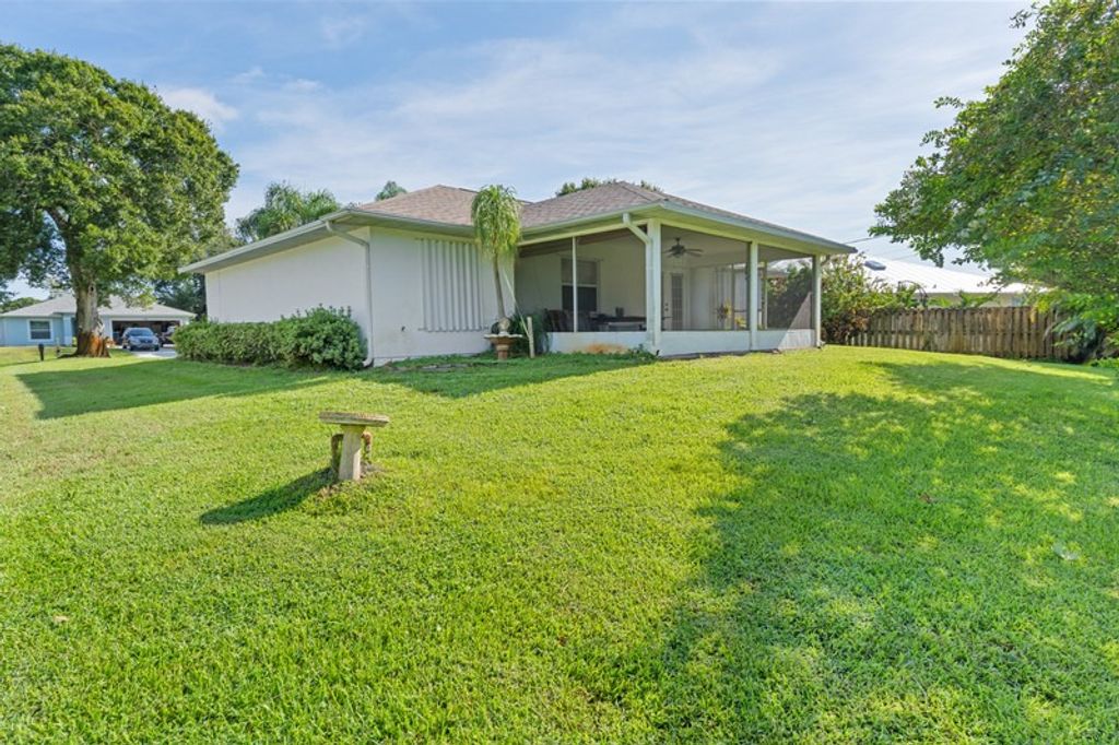 Photo of 925 Claire Avenue, Sebastian, FL 32958 (MLS # 290799)