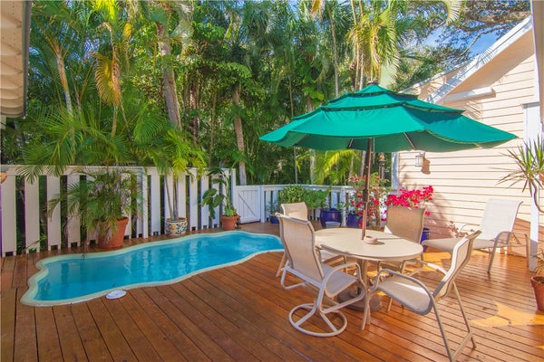 1971 W PEBBLE PATH, VERO BEACH, FL 32963 - Image 7079fabb2f55e27aa10e50008611fb53/3691622214