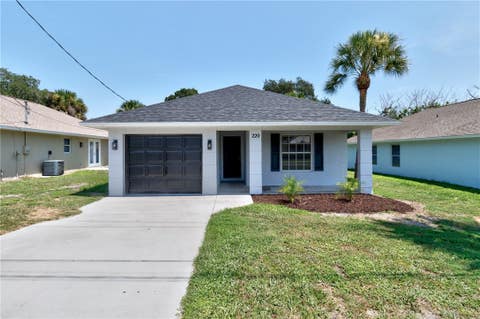 Property photo of 220 13th Street Sw, Vero Beach, FL 32962