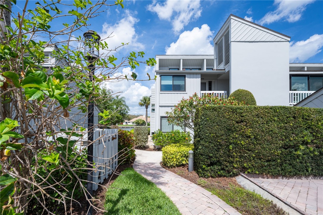 1776 Mooringline Drive 206