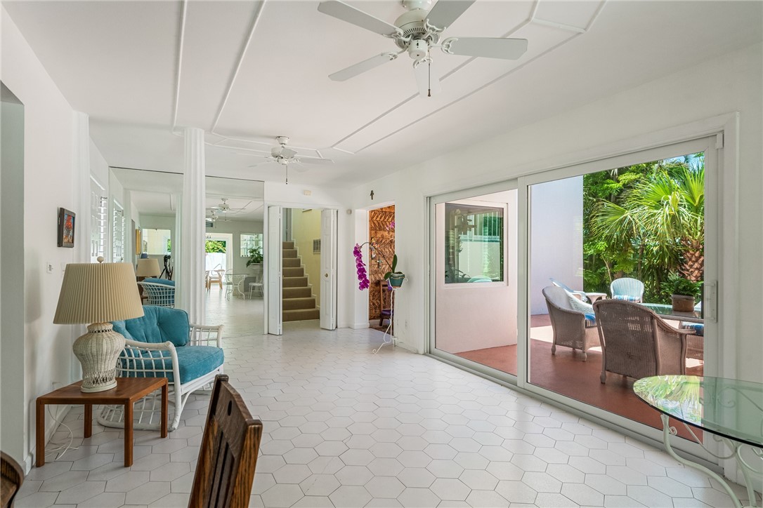 940 Lantern Lane