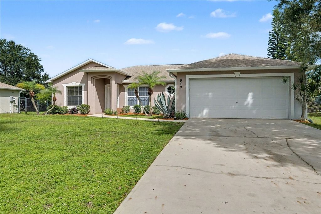 Photo of 949 Gulfstream Avenue, Sebastian, FL 32958 (MLS # 291630)