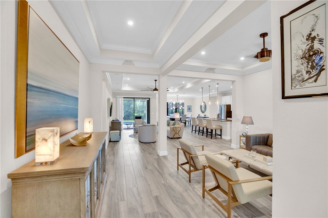 6253 Arcadia Square