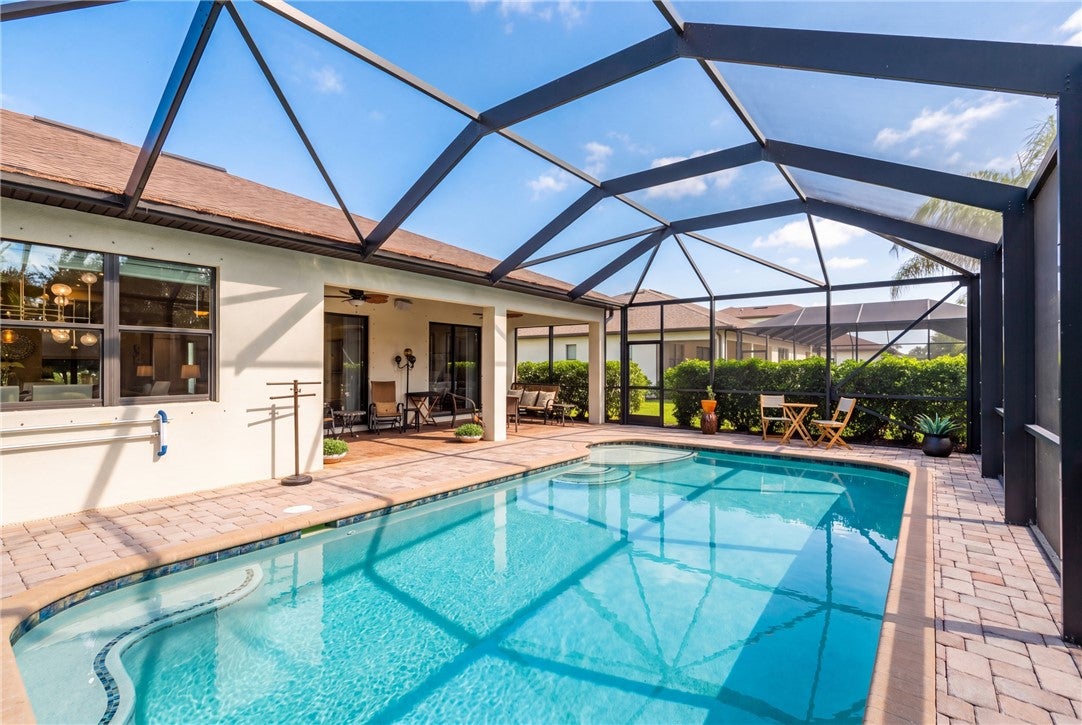 6253 Arcadia Square