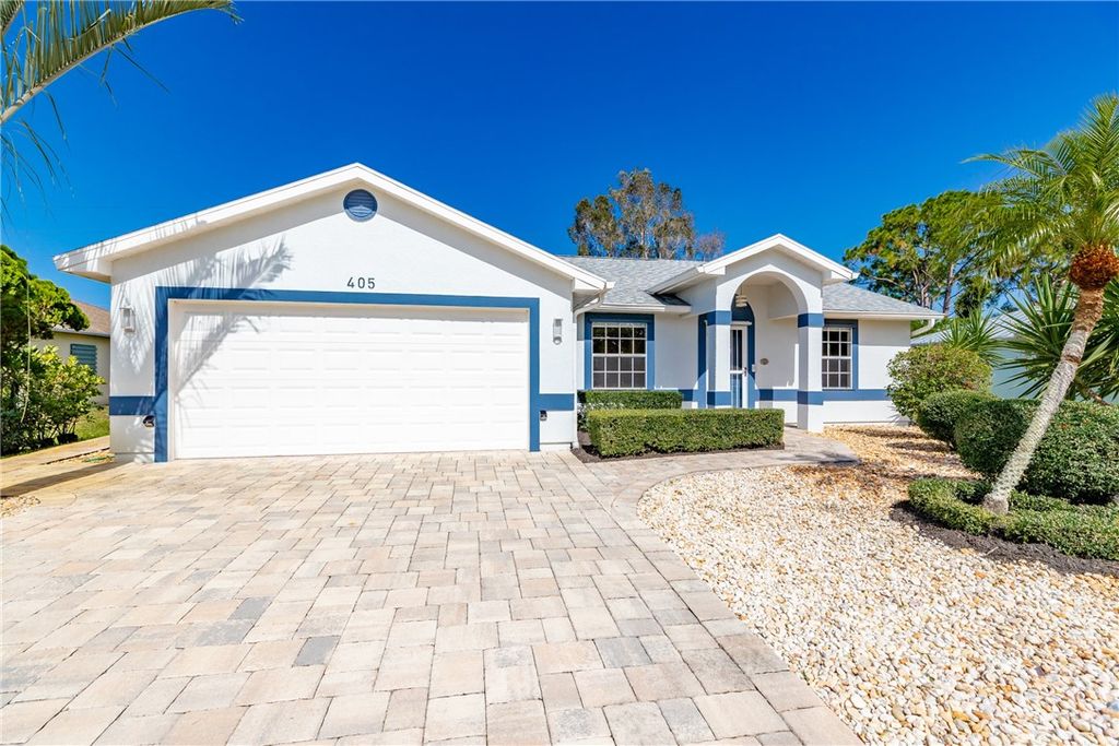 Photo of 405 Columbus Street, Sebastian, FL 32958 (MLS # 289905)