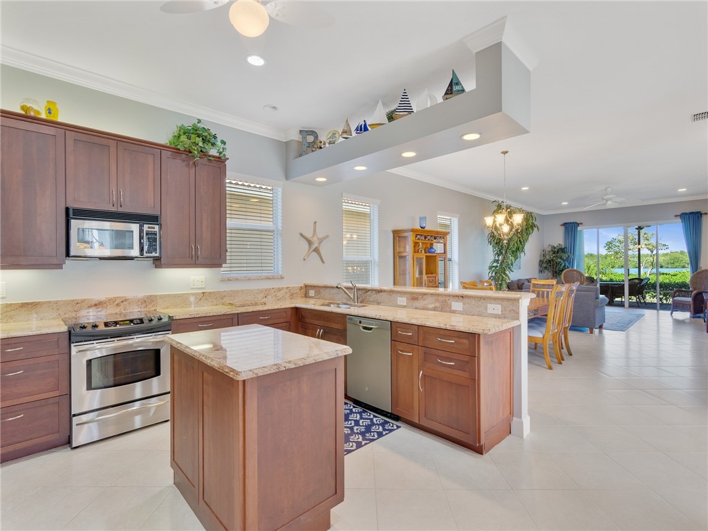 Hutchinson Island, Florida 34949, United States, 3 Bedrooms Bedrooms, ,3 BathroomsBathrooms,Residential,Active,28237