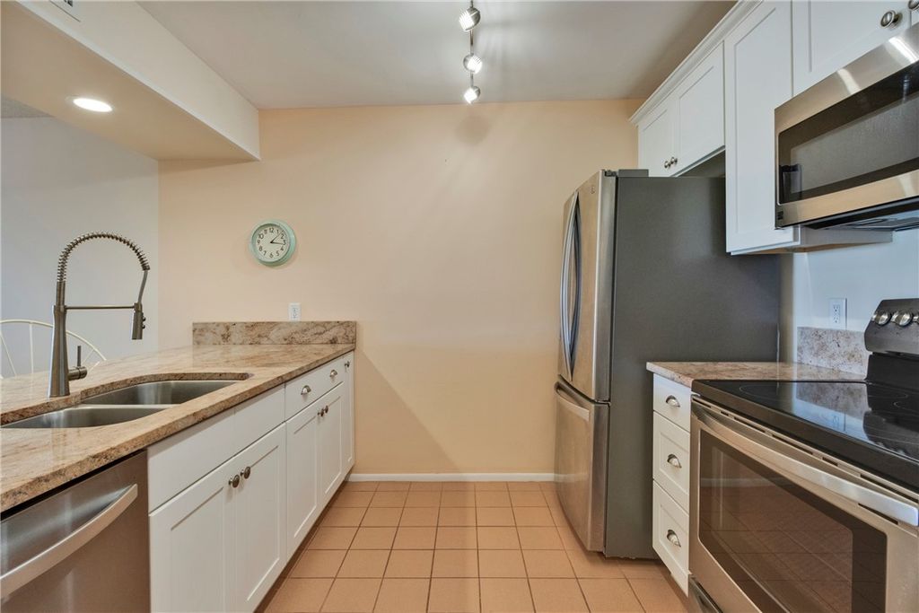 listing image 0