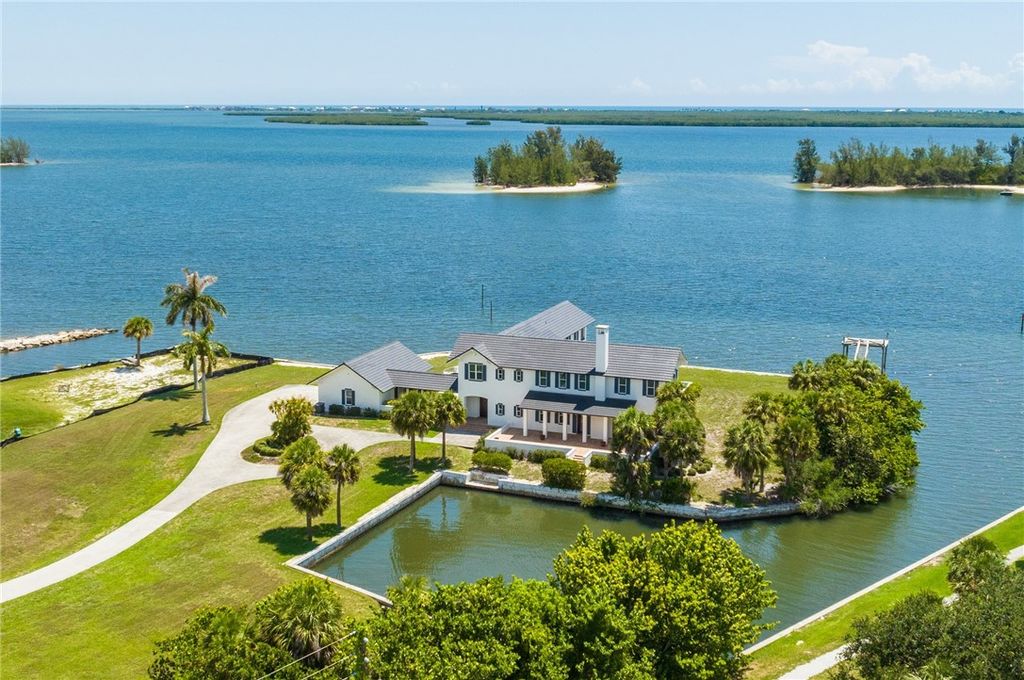 Photo of 6688 110th Street, Sebastian, FL 32958 (MLS # 290861)