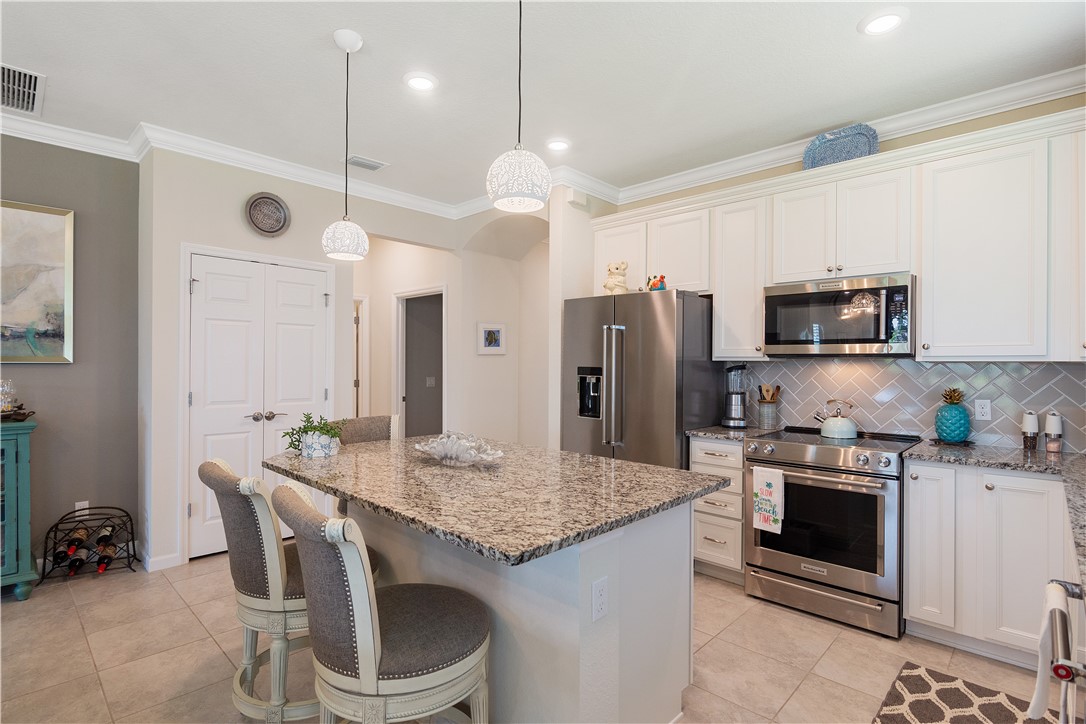 Vero Beach, Florida 32967, United States, 2 Bedrooms Bedrooms, ,2 BathroomsBathrooms,Residential,Active,160884