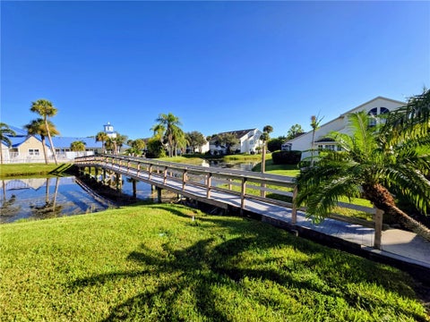 1867 Aynsley Way 2, Vero Beach, FL 32966