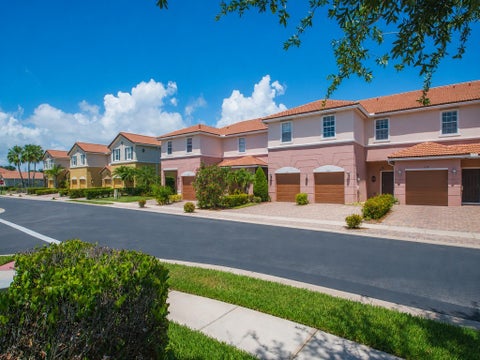 1189 Normandie Way, Vero Beach, FL 32960