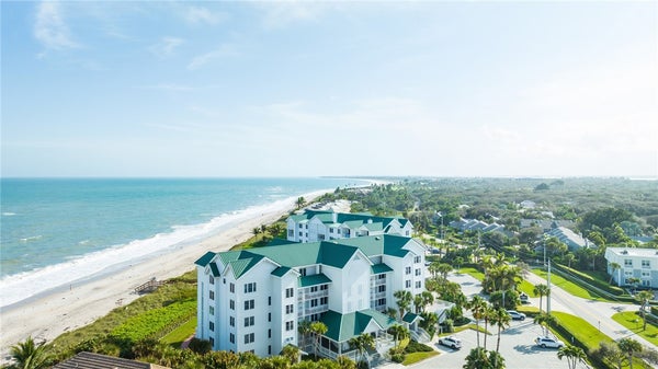 2700 OCEAN DR APT 102, VERO BEACH, FL 32963 - Image 7bbd9f9dac14ebed7b4dbd7e3bd5e43a/3650734274