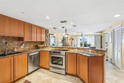 2700 Ocean Drive 102, Vero Beach, FL 32963