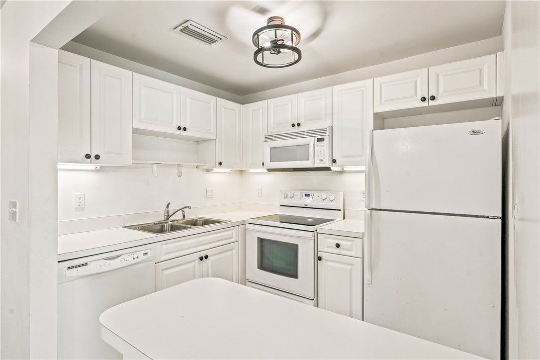 71 Royal Oak Court 204