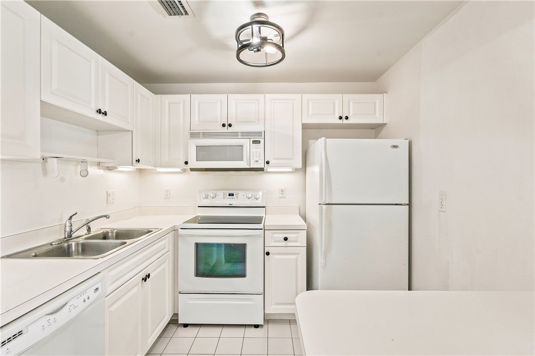 71 Royal Oak Court 204