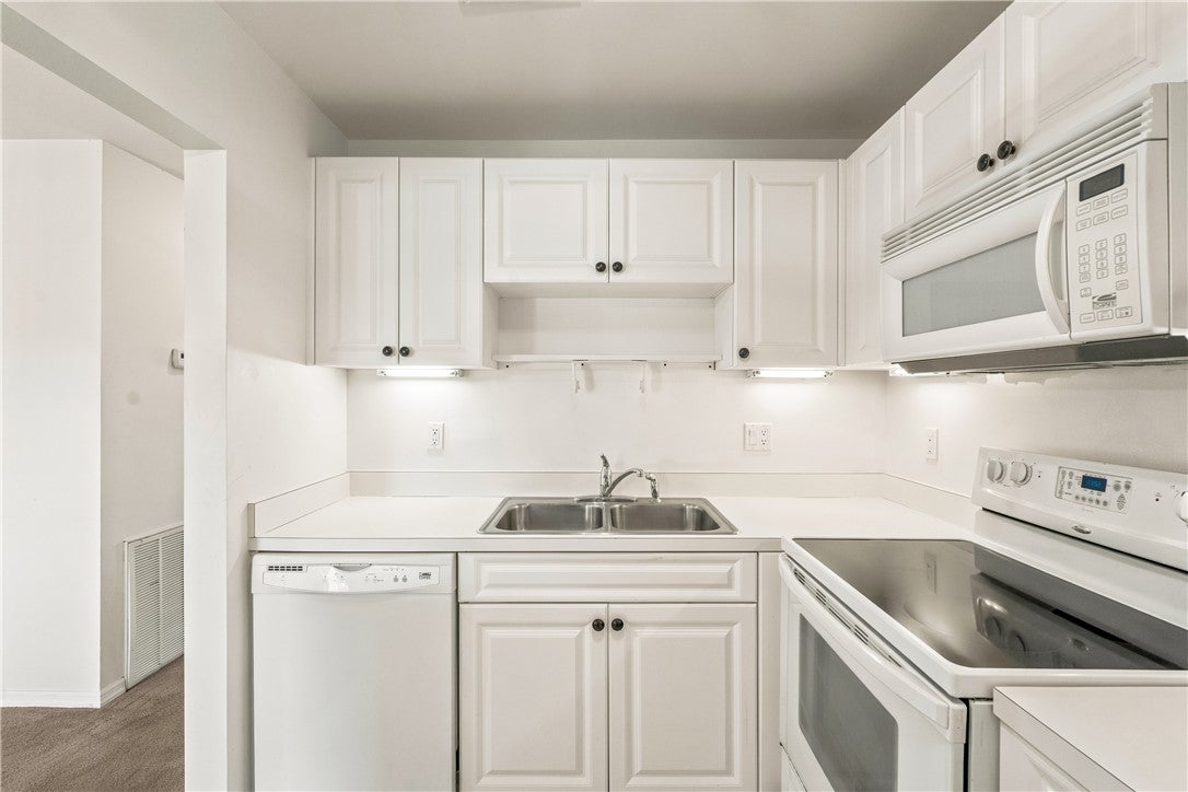 71 Royal Oak Court 204