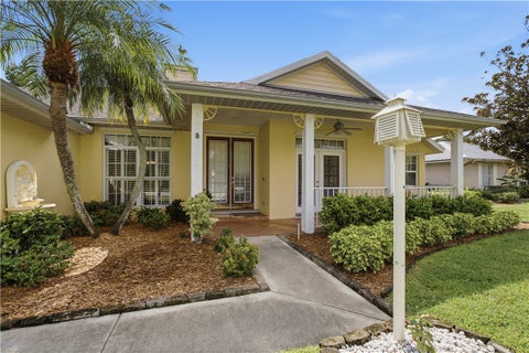 692 Sw Ewing Avenue, Port St Lucie, FL 34983