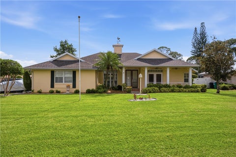 692 Sw Ewing Avenue, Port St Lucie, FL 34983
