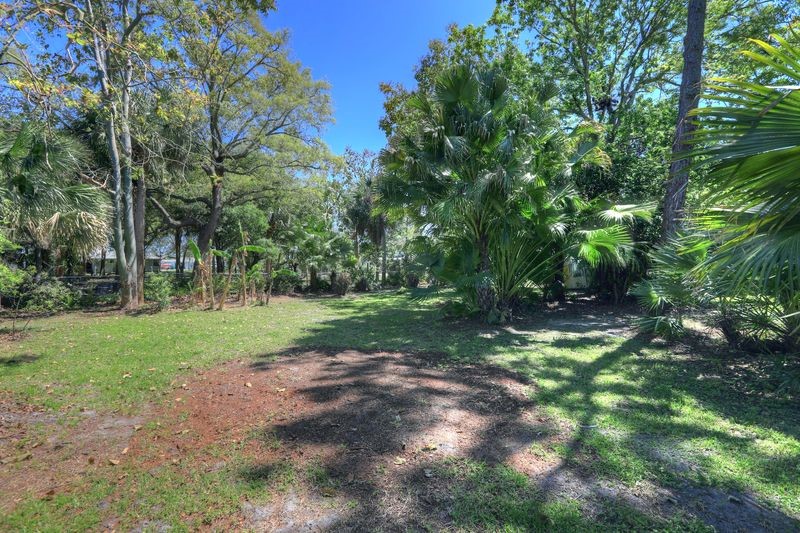 11026 Mulberry Street